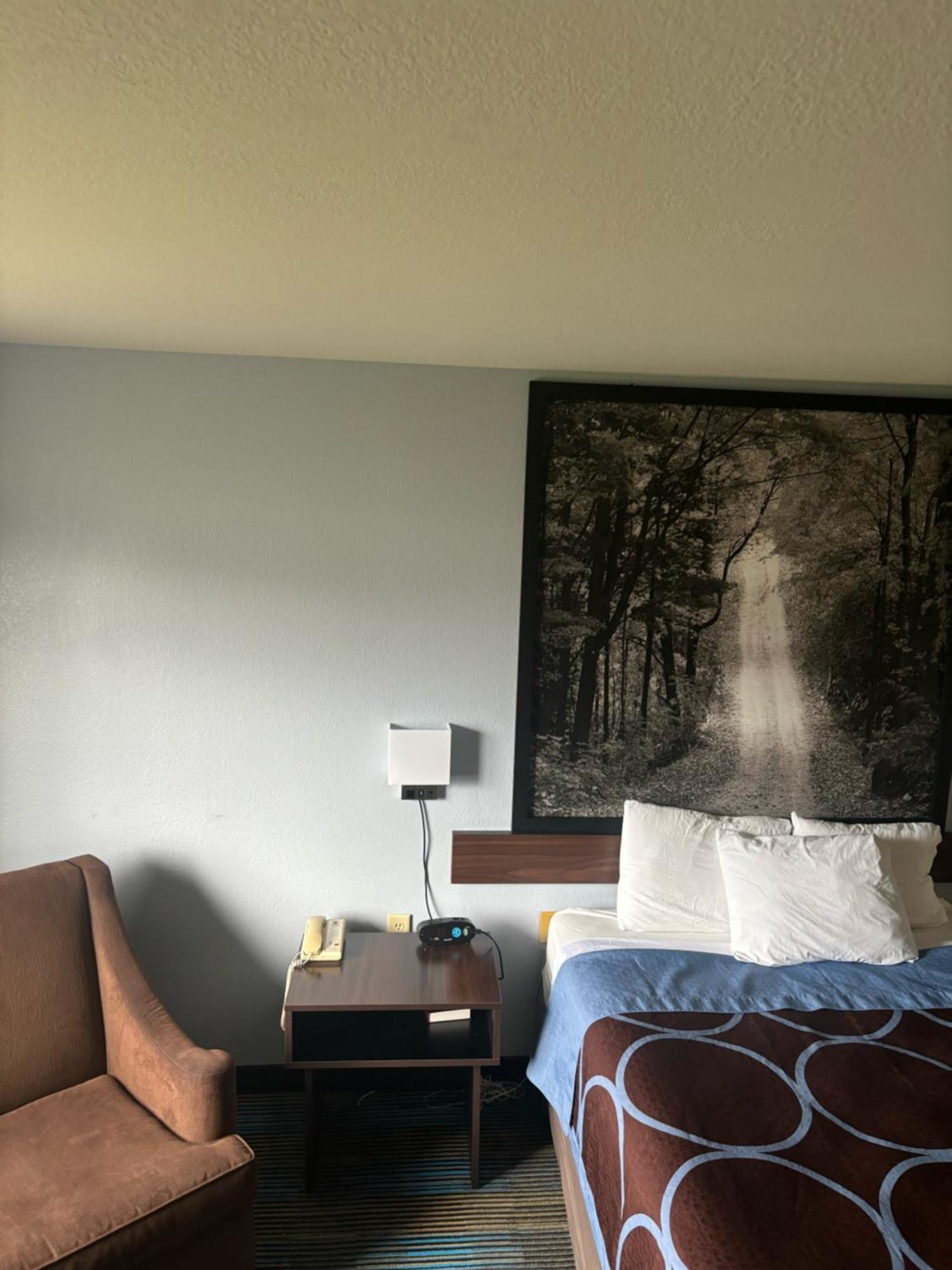 Super 8 By Wyndham Escanaba Εξωτερικό φωτογραφία